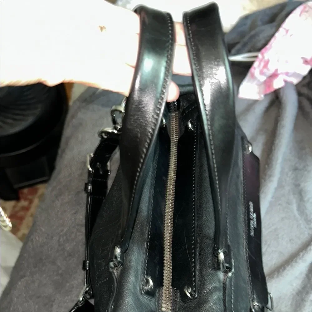 Olivia Harris Black Leather Duffel Bag with Modern Chain-Link Design - Picture 5 of 16